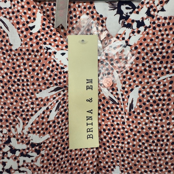 Brina & Em Floral Long Sleeve Rayon Blouse Small NWT High-Low Hem - Picture 3 of 7